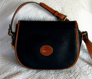 Vintage Dooney and Bourke Compartment Shoulder Bag U.  S.  A.  Black or Dark Navy 2