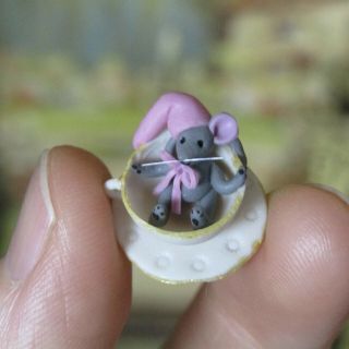 TINY Artisan Dollhouse ALICE WONDERLAND DORMOUSE TEACUP Miniature Sculpted Mouse 8