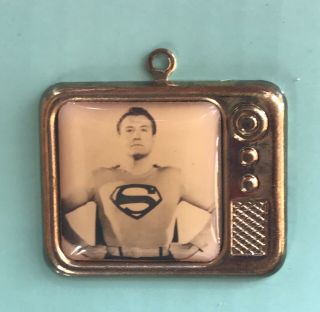Vintage Cracker Jack Prize Superman Tv Set Charm George Reeves 1950’s
