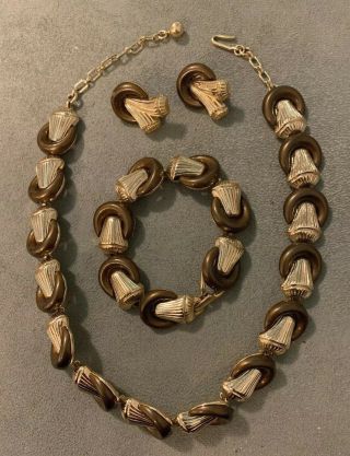 Vtg.  Crown Trifari Black & Gold Tone Necklace/ Bracelet/ Earrings Set