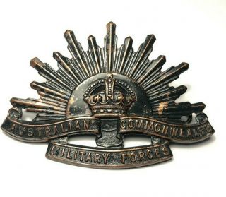 Vintage Australian Commonwealth Military Forces Rising Sun Hat Badge Kings Crown