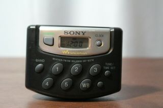 Vintage Sony Walkman Srf M37w Sports Fm Am/weather Portable Radio W/clip