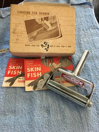 Vintage Townend Fish Skinner Box And Instructions