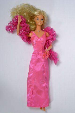 Vintage 1976 Superstar Barbie 9720 Hot Pink Gown Dress Boa Shoes Necklace Mhb