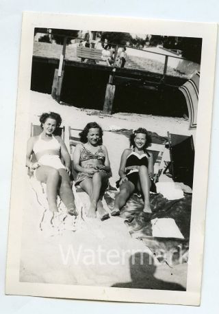 1940s Vintage Snapshot Photo Ladies In Bathing Suits