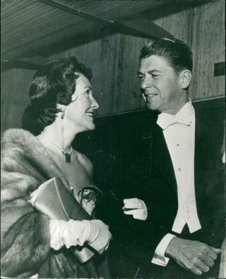 Ronald Reagan And Nancy Reagan.  - Vintage Photo