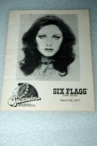 Vintage 1977 Lynda Carter Signed " Peace " 8x10 " Photo Photograph Six Flags Texas
