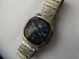 A Fine Vintage Gents Stainless Steel Cased Seiko 5 Black Dialled Automatic Watch
