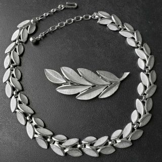 Signed Crown Trifari Vintage Silver Tone Leaf Flower Necklace Brooch Pin Set W67