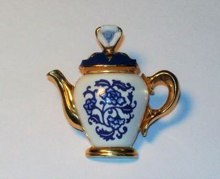 Vintage 1985 Avon Delft Blue And White Rose Pattern Teapot Pin