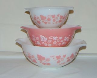 Vintage Pyrex Pink Gooseberry Mixing Bowls 443,  442,  441 Spouted Cinderella