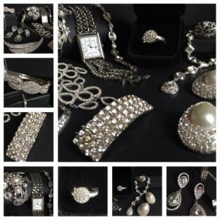 House Jewellery Vintage / Retro Stone Set Listing As Silver Tone