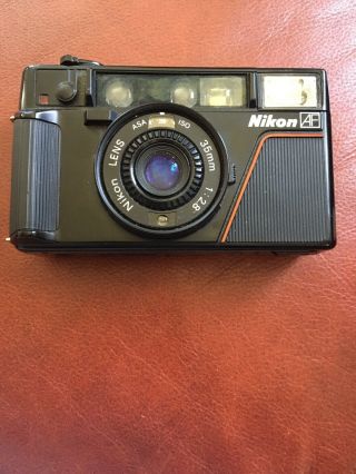 Vintage Nikon L35 Ad 35mm Point & Shoot Film Camera F/2.  8 Lens From Japan Case