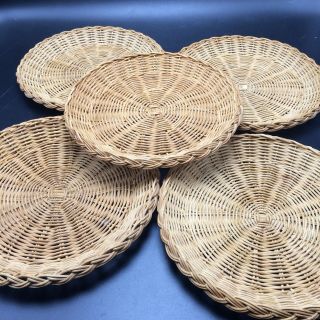 5 Vtg Natural Colored Wicker Rattan Bamboo Woven Paper Plate Holders 8 1/2”