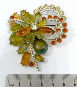 A LARGE VINTAGE 1950s FLOWER BROOCH BY EXQUISITE WITH GLASS STONES & DIAMANTES 2