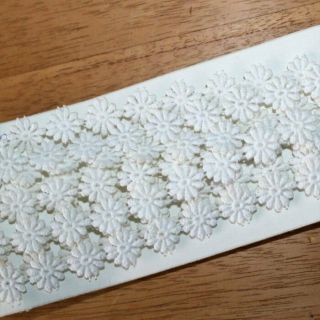 Vintage White Cotton Embroidered Flower Applique Trim