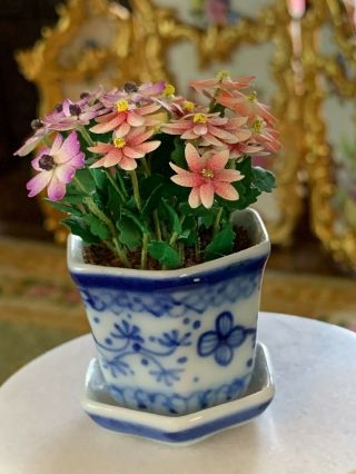 Artisan Miniature Dollhouse Porcelain Hexagon Blue White Pot w/ 20 Silk Flowers 2