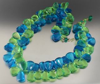Vintage 60’s Green & Blue Plastic Drop Bib Bead Collar Necklace Hong Kong