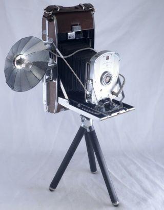 Vintage Polaroid 95b Land Camera Instant Film W Flash Case Tripod Release Cable