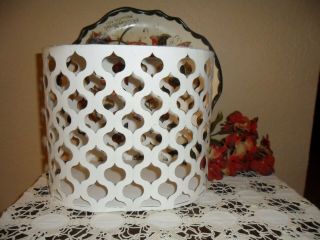 Vintage Mid - Century Metal Trash Can Waste Paper Basket Wastebasket