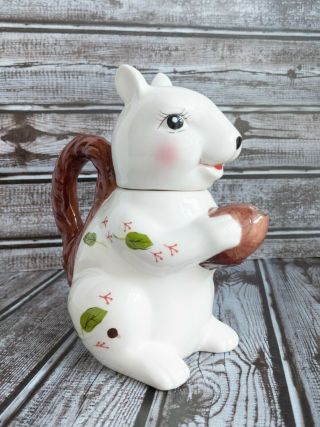 Cracker Barrel Squirrel Novelty Tea For One Teapot White Vintage 6 1/2 in Tall 3