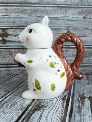 Cracker Barrel Squirrel Novelty Tea For One Teapot White Vintage 6 1/2 in Tall 5