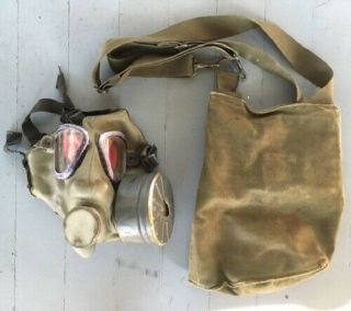 Vintage Us World War 2 Ww2 Post - War Firestone Gas Mask And Bag