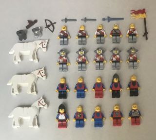 Castle Lego - 20 Vintage Minifigs,  Lion Knights,  Crusaders,  Horses