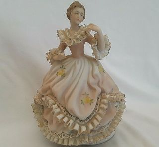 Vintage Musical Dresden Lace Woman Figurine Que Sera Sera Music Box Pink Dress