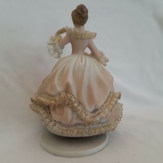 Vintage Musical Dresden Lace Woman Figurine QUE SERA SERA Music Box PINK DRESS 8