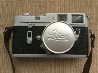 Leica M4 35mm Range Finder Film Camera with Leitz Summicron Lens 2
