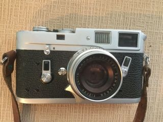 Leica M4 35mm Range Finder Film Camera with Leitz Summicron Lens 9