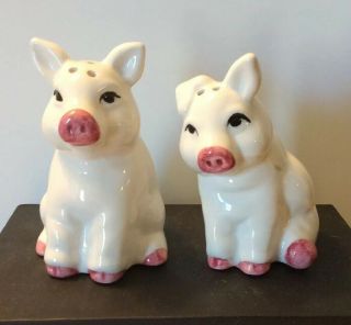 Set Of (2) Vintage Ceramic Painted Porcelain Sitting Pigs Salt & Pepper Shakers