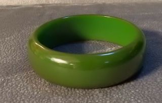 Vintage Bakelite Green Bangle Bracelet 2 1/2 " By 7/8 " Wide 38 Grams