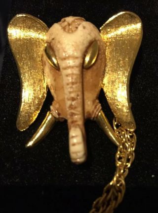 Unique Vintage Mother & Baby Signed Razza Resin Elephant Brooch