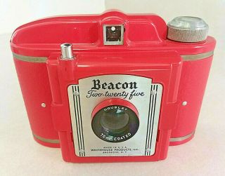 VINTAGE RED BEACON TWO - TWENTY FIVE CAMERA W/FLASH REFLECTOR,  BULB,  & COVER 10