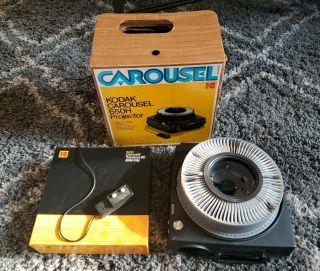Vintage Kodak Carousel 650h Projector With Remote,  80 Slide Tray,  No Power Cord
