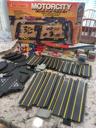 Vintage Matchbox Motorcity Deluxe Play Track Set Year 1987 (good -)