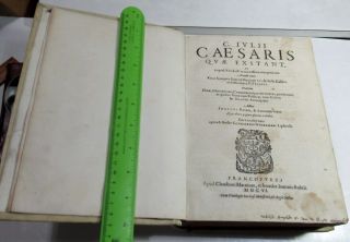 GAIUS JULIUS CAESARIS QUAE EXTANT/1606/FINE VELLUM/3 MAPS & CUTS/Caesars CommenT 4