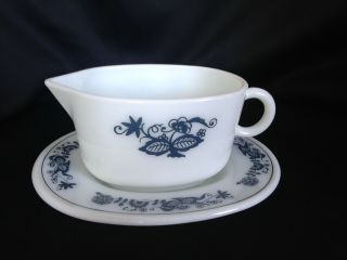 Vintage Pyrex Old Town Blue Onion Gravy Boat 77 - B With Under Plate 77 - U Kitsch