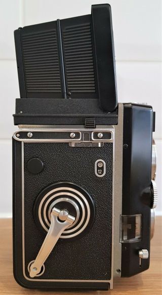 VINTAGE 1960s ROLLEI MAGIC II TLR CAMERA WITH XENER F 3.  5 75mm LENS.  IN VGC 3