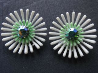 Vintage Ab Rhinestone White Lucite Daisy Flower Clip On Earrings 50s / 60s - B40