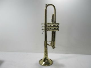 Bach TR300 Vintage Student Trumpet sn B85261 w/ Bach 7C Mouthpiece & Case 3