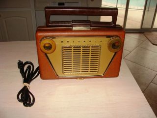 Vintage Motorola Portable Tube Radio Model 55m2