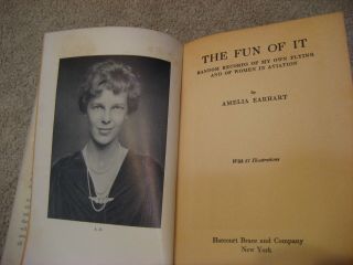Amelia Earhart ' s book The Fun of It; signed by Amelia Earhart 4