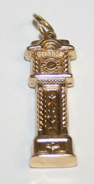 Lovely Vintage 9ct Yellow Gold Charm Grandfather Clock
