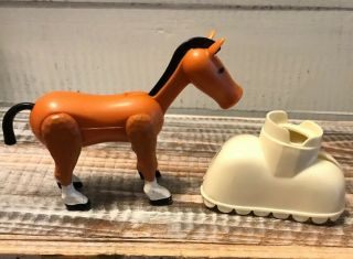 VINTAGE 1974 FISHER PRICE Little People CASTLE 993 KING KNIGHT HORSE 8