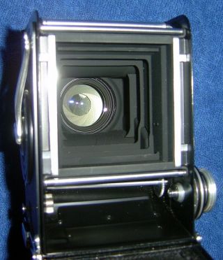 Rollei Rolleiflex 2.  8C Type II (Schneider Xenotar 80mm 2.  8) TLR Camera.  - - 11