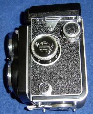 Rollei Rolleiflex 2.  8C Type II (Schneider Xenotar 80mm 2.  8) TLR Camera.  - - 4