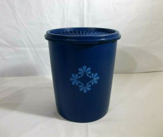 Vintage Tupperware Blueberry Servalier Decorator 8 Cup Canister With Seal 809